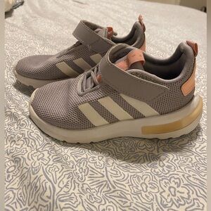 Adidas Kids Sneakers in Gray and Peach